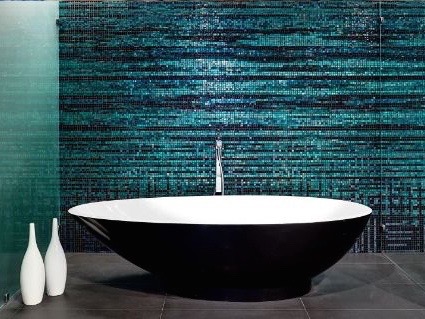 Badezimmer mit Mosaikfliesen